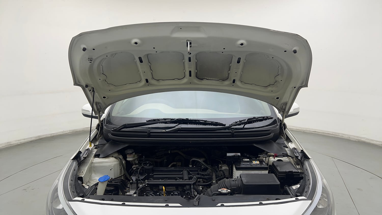 Used 2017 Hyundai Elite i20 Sportz 1.2 Petrol Manual engine ENGINE & BONNET OPEN FRONT VIEW