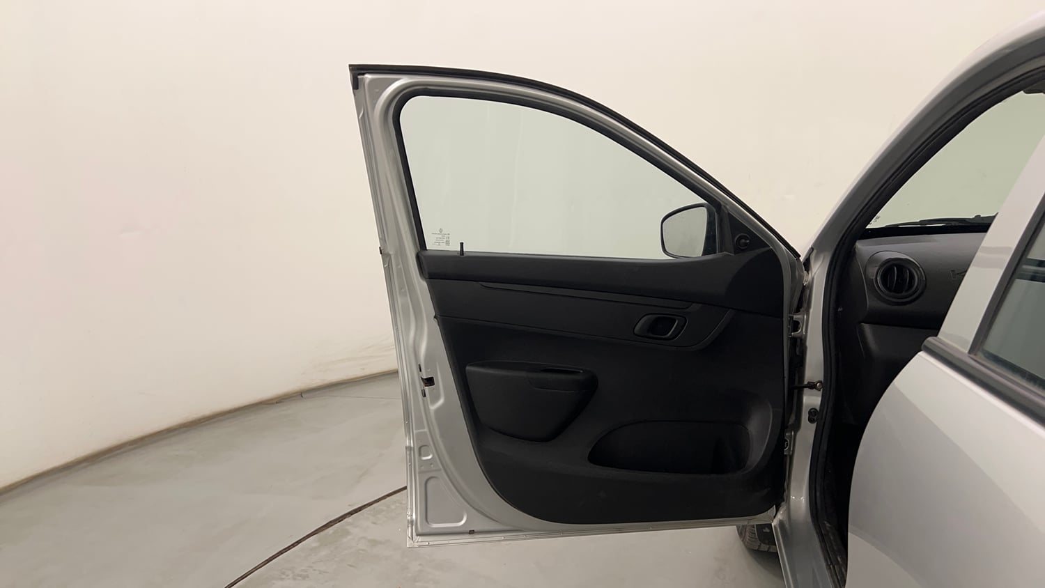 Used 2022 Renault Kwid RXL (O) 1.0 Petrol Manual interior LEFT FRONT DOOR OPEN VIEW