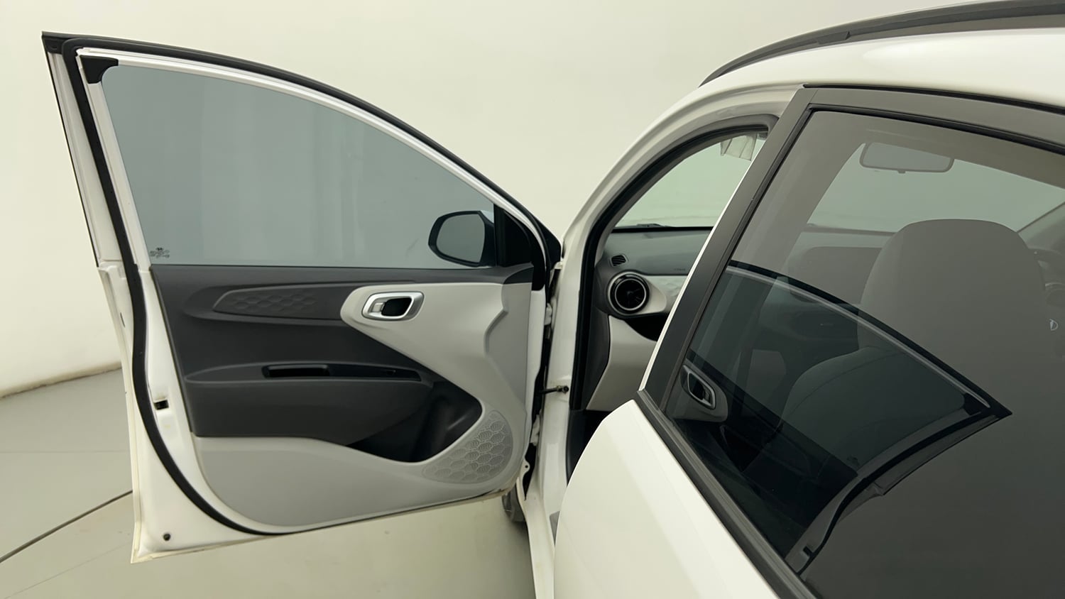 Used 2023 Hyundai Grand i10 Nios Sportz 1.2 Kappa VTVT CNG Cng Manual interior LEFT FRONT DOOR OPEN VIEW