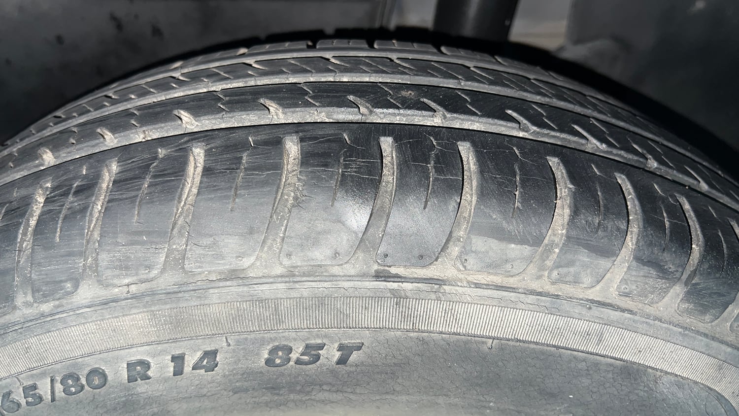 Used 2018 Maruti Suzuki Dzire VXi Petrol Manual tyres LEFT REAR TYRE TREAD VIEW