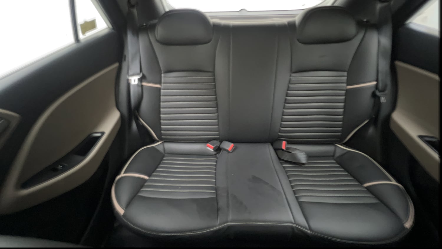 Used 2017 Hyundai Elite i20 Sportz 1.2 Petrol Manual interior REAR SEAT CONDITION VIEW