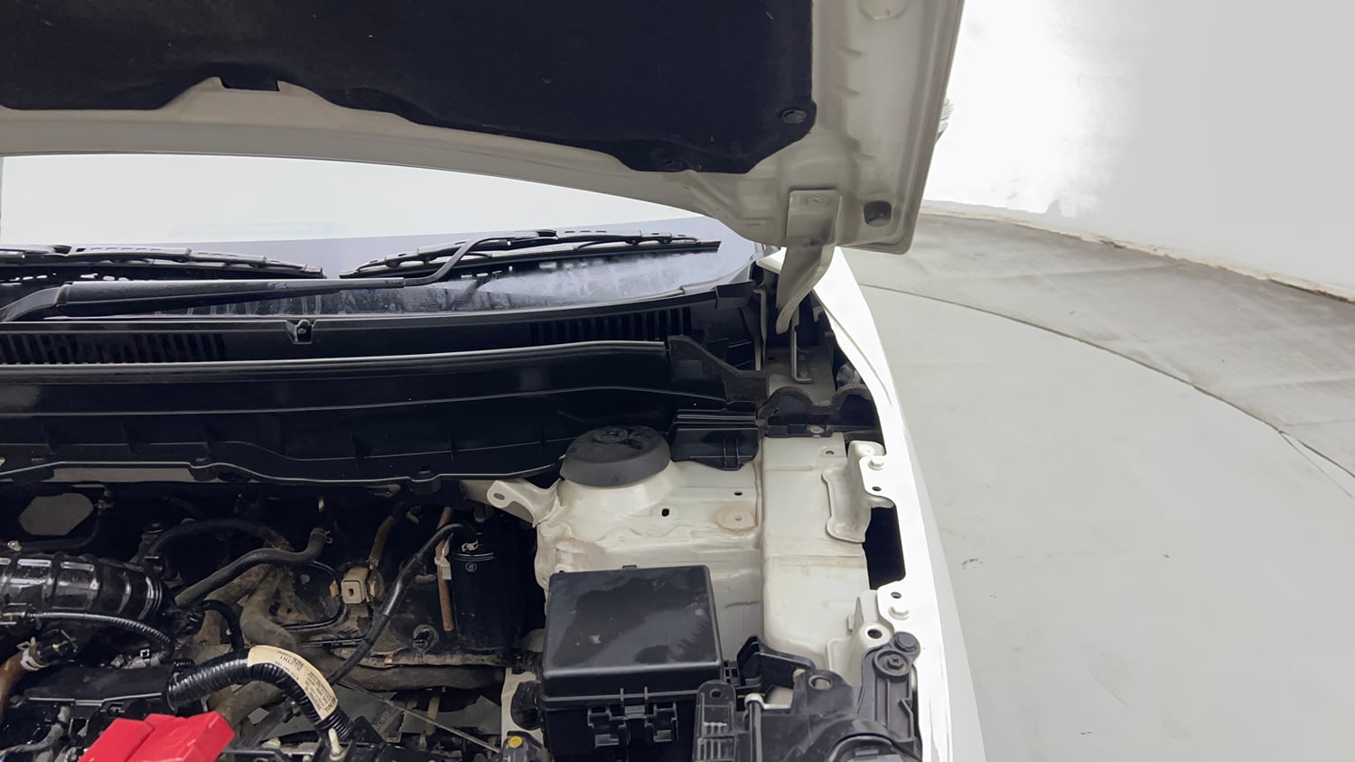 Used 2023 Maruti Suzuki Brezza ZXi Plus AT Petrol Automatic engine ENGINE LEFT SIDE HINGE & APRON VIEW