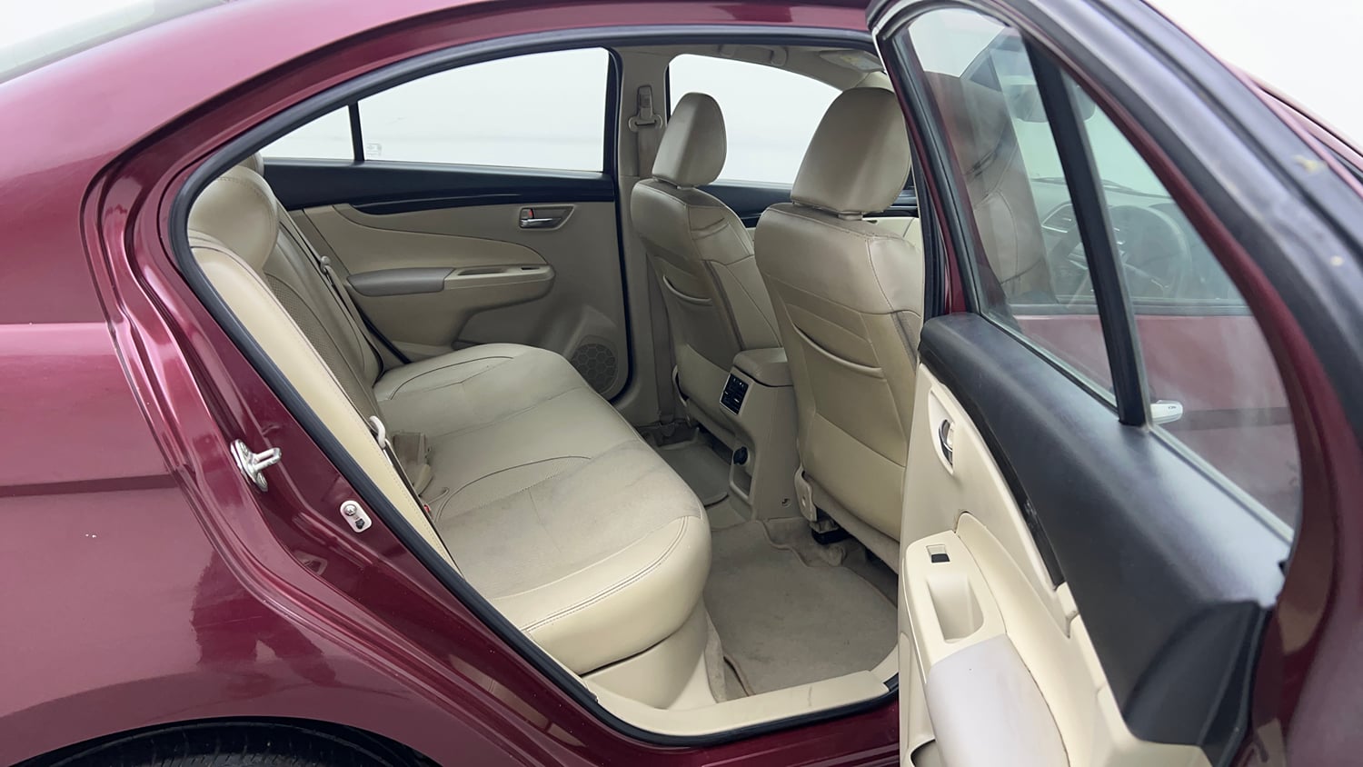 Used 2015 Maruti Suzuki Ciaz ZXi  AT Petrol Automatic interior RIGHT SIDE REAR DOOR CABIN VIEW