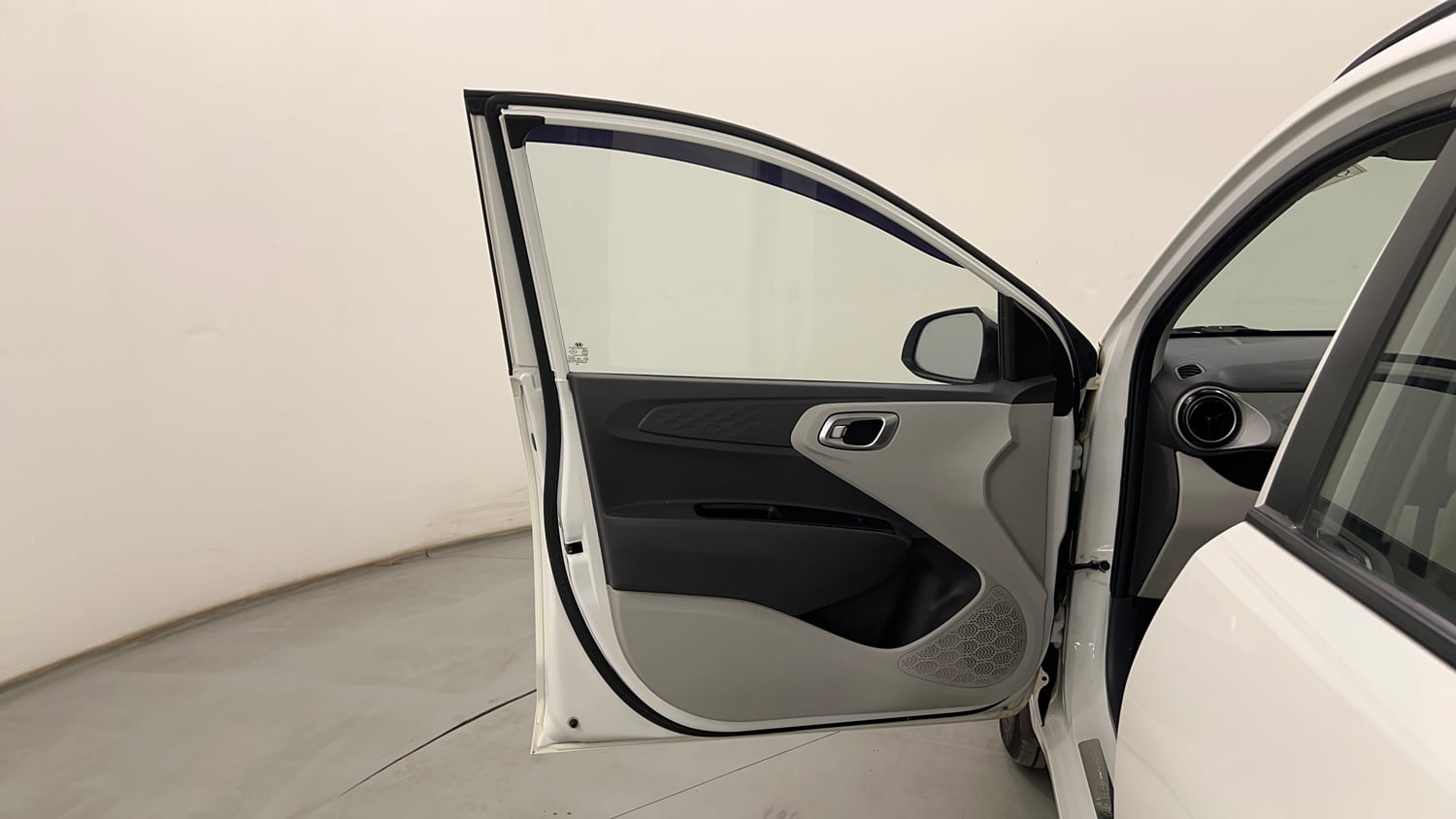 Used 2021 Hyundai Grand i10 Nios Sportz 1.2 Kappa VTVT CNG Cng Manual interior LEFT FRONT DOOR OPEN VIEW