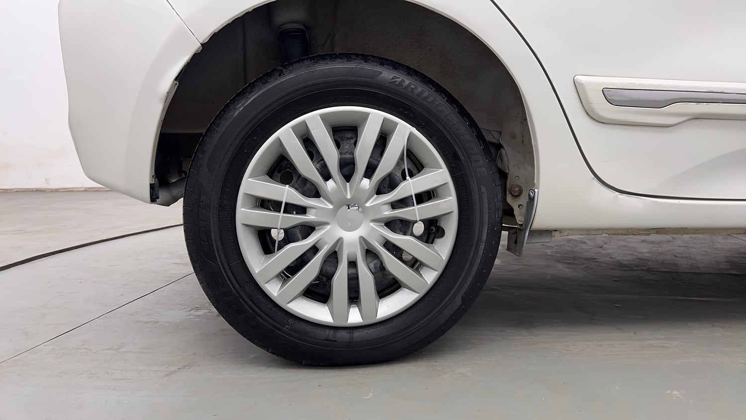 Used 2022 Maruti Suzuki Celerio VXi CNG Cng Manual tyres RIGHT REAR TYRE RIM VIEW