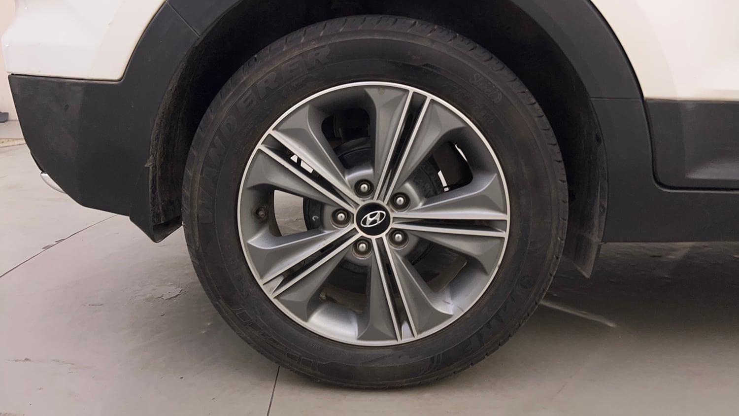 Used 2017 Hyundai Creta 1.6 SX Plus AT Petrol Petrol Automatic tyres RIGHT REAR TYRE RIM VIEW
