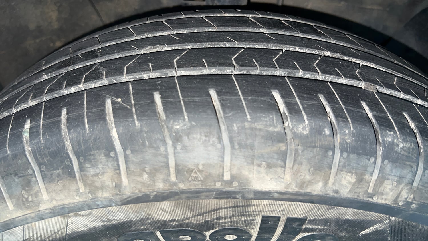 Used 2024 Hyundai Creta EX 1.5 Petrol Petrol Manual tyres RIGHT FRONT TYRE TREAD VIEW