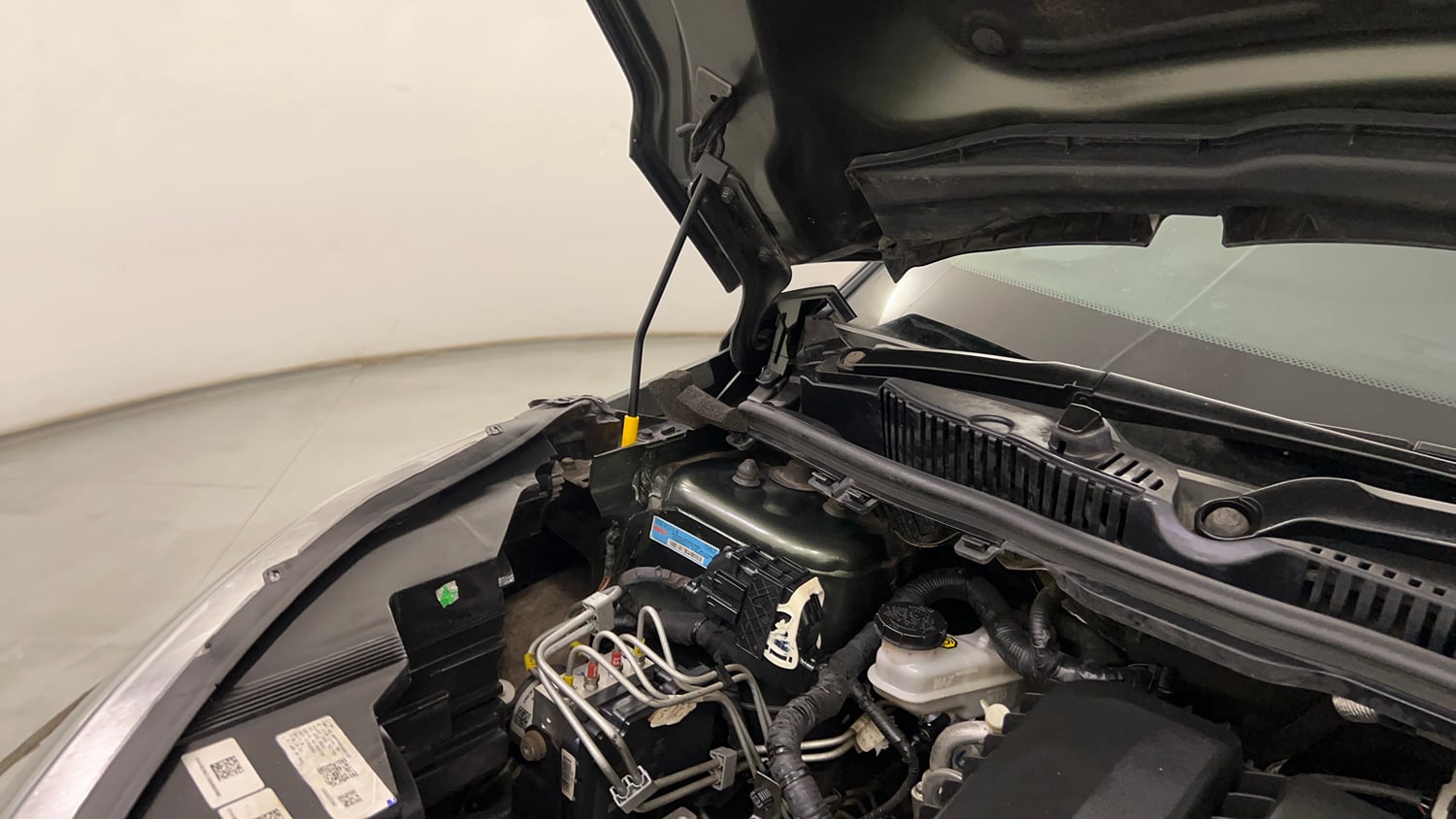 Used 2022 Tata Nexon XMA Plus (S) Diesel Diesel Automatic engine ENGINE RIGHT SIDE HINGE & APRON VIEW