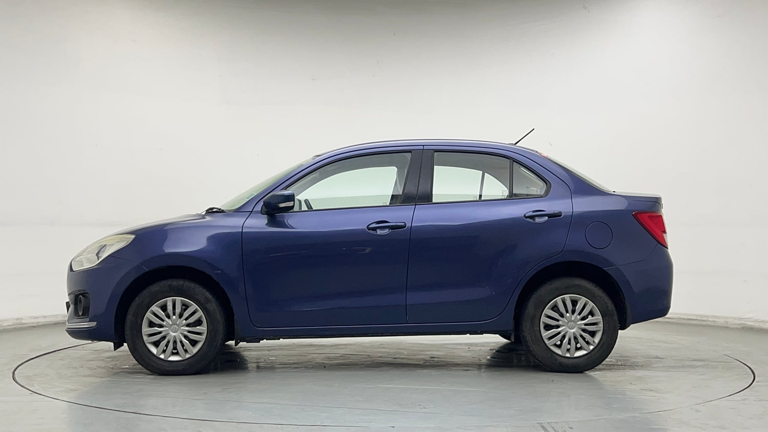 Used 2018 Maruti Suzuki Dzire VXi Petrol Manual exterior LEFT SIDE VIEW