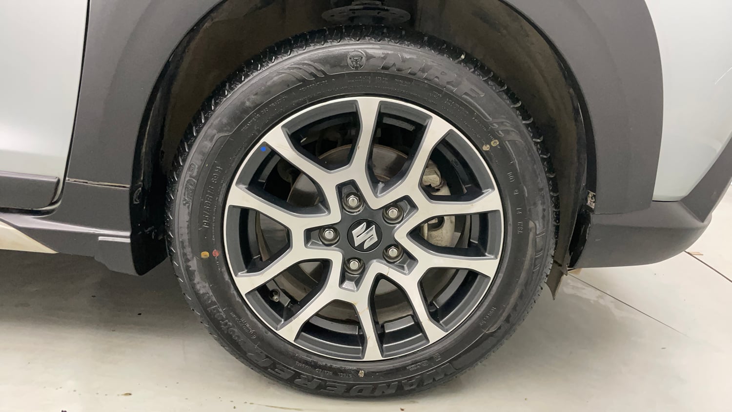 Used 2023 Maruti Suzuki XL6 Zeta MT Petrol Petrol Manual tyres RIGHT FRONT TYRE RIM VIEW