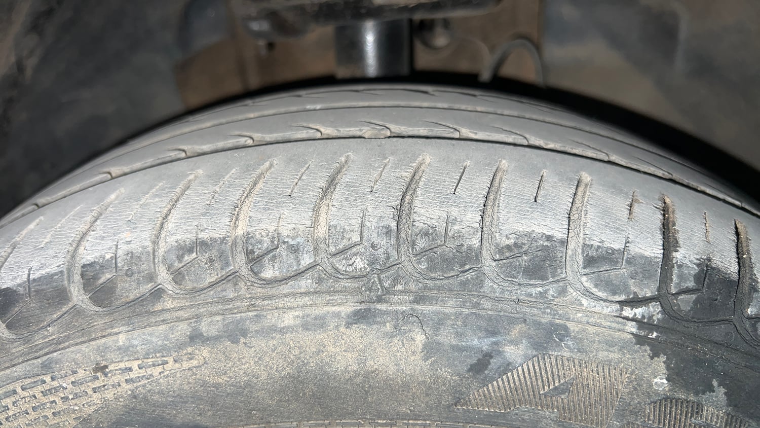 Used 2019 Tata Tiago Revotron XZ Petrol Manual tyres RIGHT FRONT TYRE TREAD VIEW