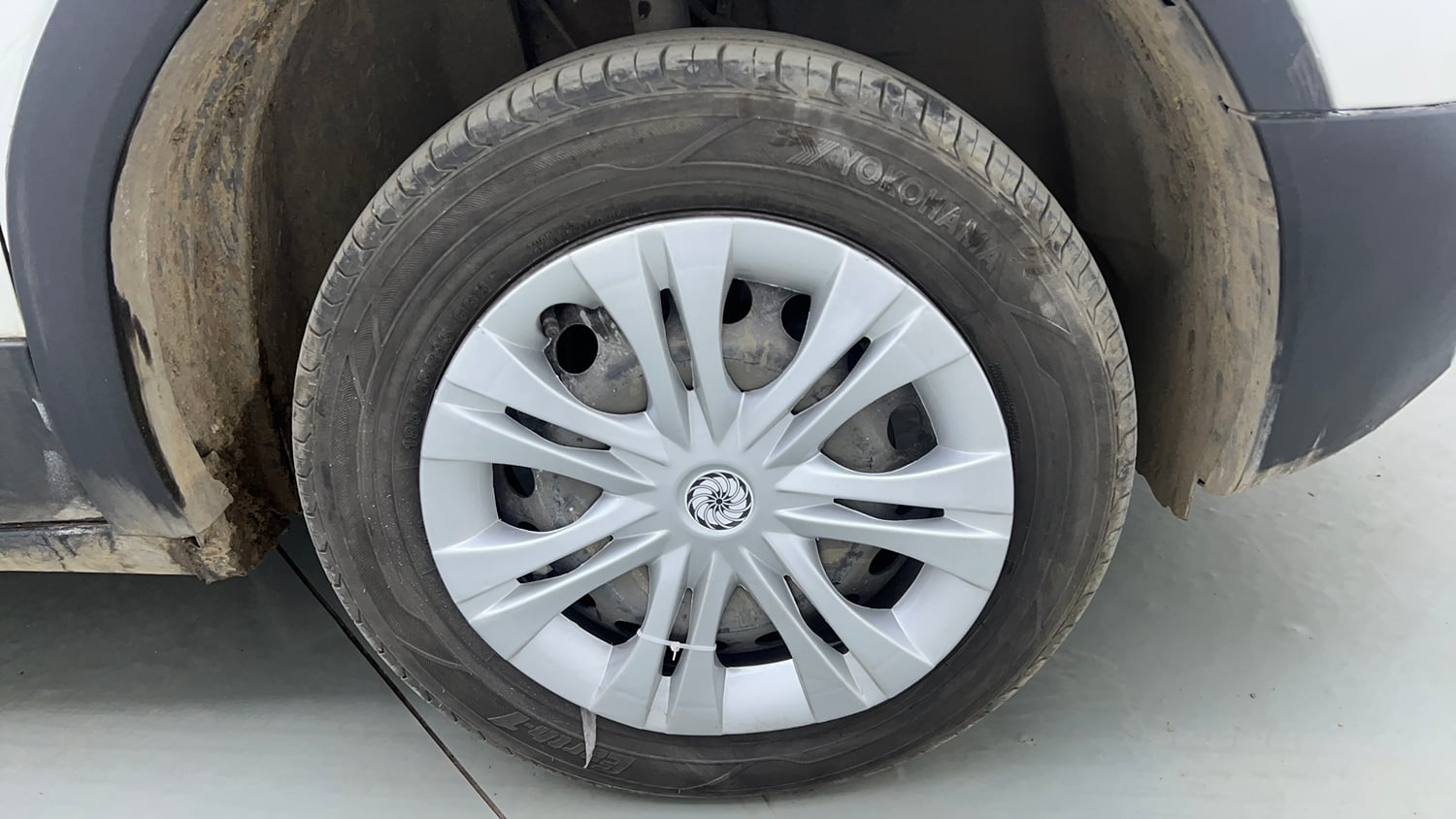 Used 2023 Tata Punch Adventure Rhythm Pack AMT Petrol Automatic tyres RIGHT FRONT TYRE RIM VIEW