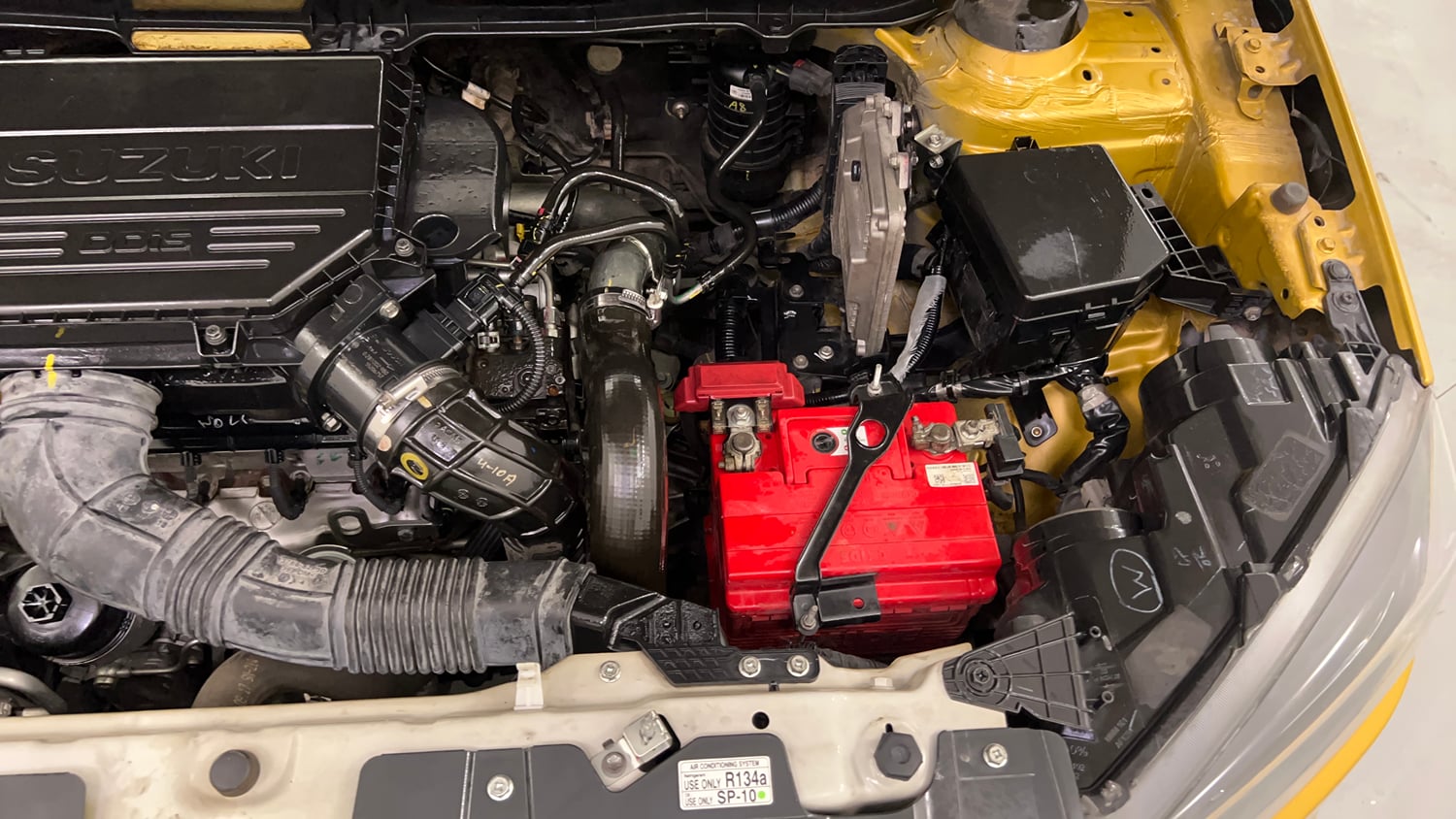 Used 2017 Maruti Suzuki Vitara Brezza [2016-2020] ZDi Diesel Manual engine ENGINE LEFT SIDE VIEW