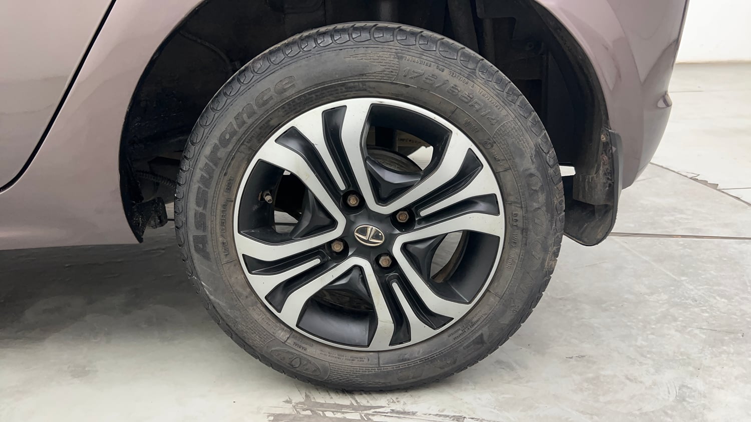Used 2019 Tata Tiago Revotron XZ Petrol Manual tyres LEFT REAR TYRE RIM VIEW