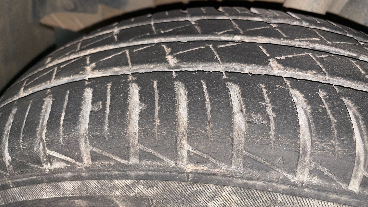 Used 2024 Renault Kwid CLIMBER AMT Petrol Automatic tyres LEFT FRONT TYRE TREAD VIEW