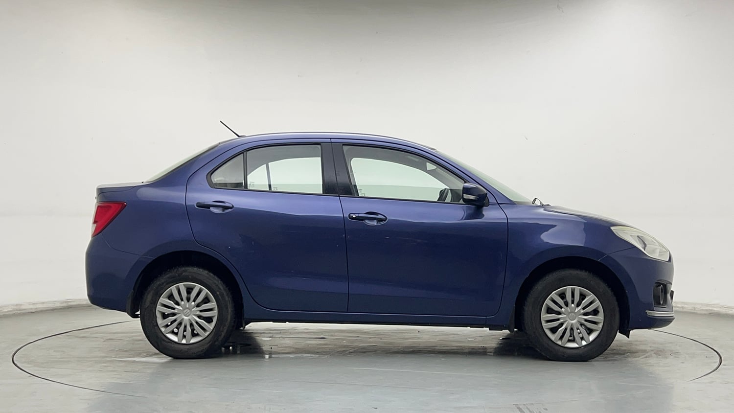 Used 2018 Maruti Suzuki Dzire VXi Petrol Manual exterior RIGHT SIDE VIEW