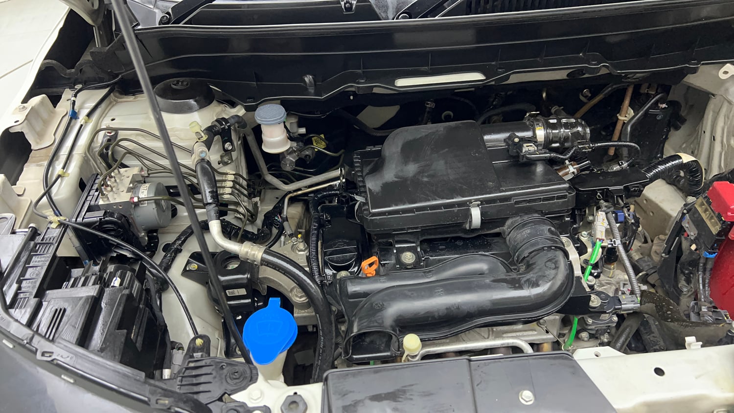 Used 2023 Maruti Suzuki Brezza ZXi Plus AT Petrol Automatic engine ENGINE RIGHT SIDE VIEW
