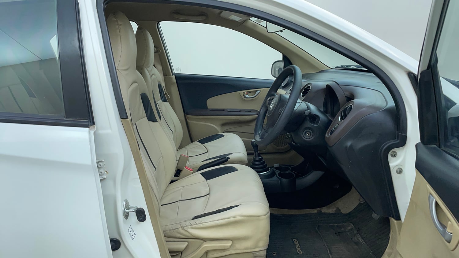 Used 2013 Honda Brio VX MT Petrol Manual interior RIGHT SIDE FRONT DOOR CABIN VIEW