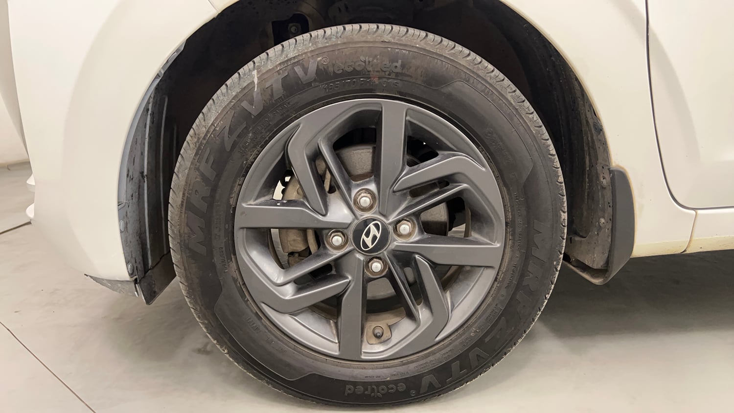 Used 2021 Hyundai Grand i10 Nios Sportz 1.2 Kappa VTVT CNG Cng Manual tyres LEFT FRONT TYRE RIM VIEW