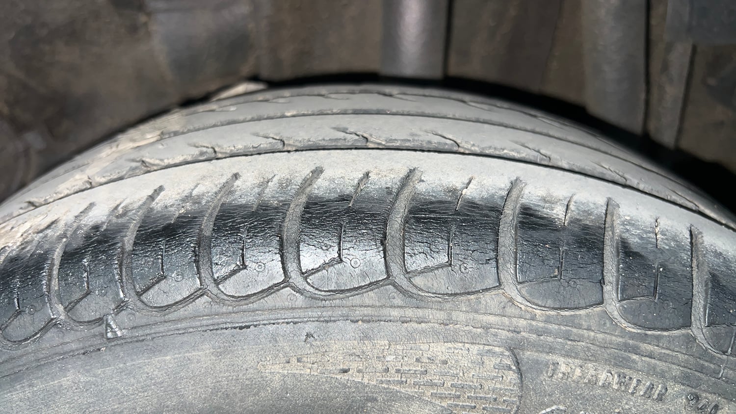 Used 2019 Tata Tiago Revotron XZ Petrol Manual tyres LEFT REAR TYRE TREAD VIEW