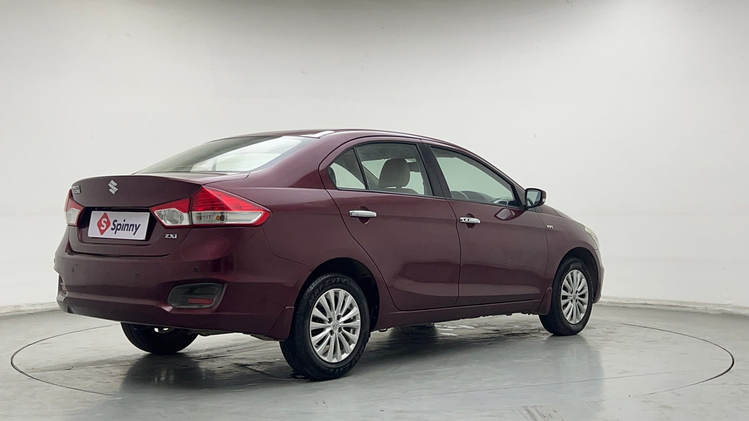 Used 2015 Maruti Suzuki Ciaz ZXi  AT Petrol Automatic exterior RIGHT REAR CORNER VIEW