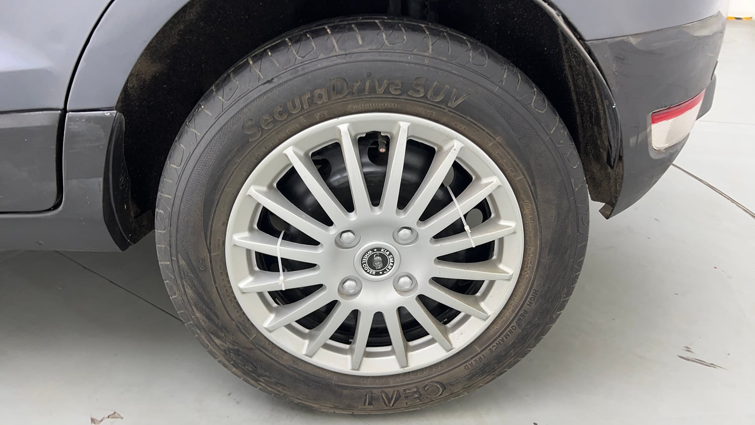 Used 2018 Ford EcoSport Trend + 1.5L Ti-VCT AT Petrol Automatic tyres LEFT REAR TYRE RIM VIEW
