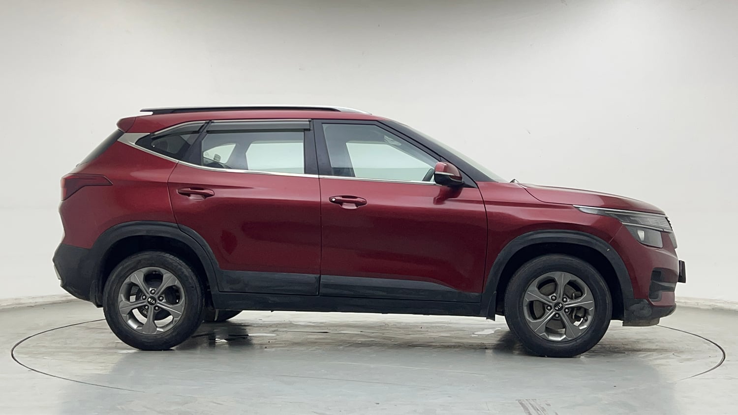 Used 2020 Kia Seltos HTK Plus 1.5 Petrol Manual exterior RIGHT SIDE VIEW