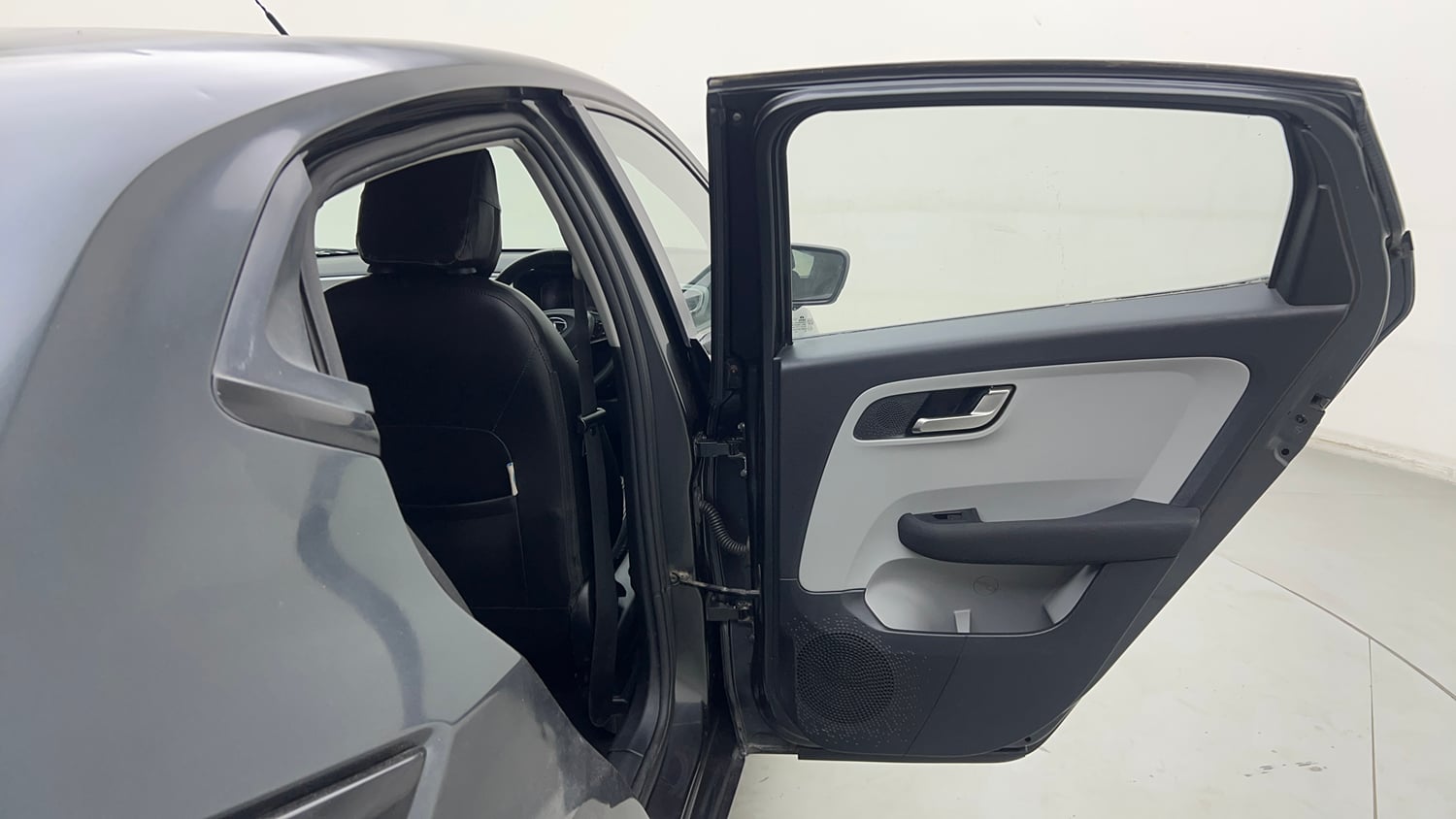 Used 2020 Tata Altroz XZ Petrol Petrol Manual interior RIGHT REAR DOOR OPEN VIEW