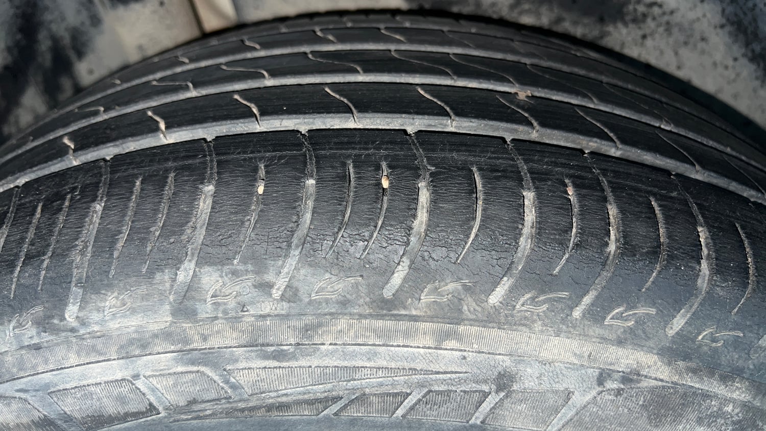 Used 2023 Maruti Suzuki Brezza ZXi Plus AT Petrol Automatic tyres RIGHT REAR TYRE TREAD VIEW