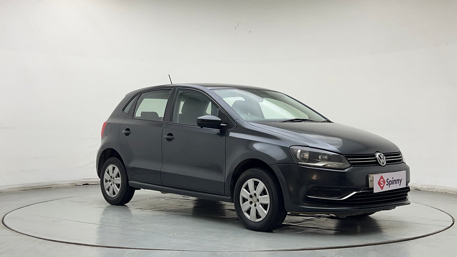Used 2018 Volkswagen Polo Trendline 1.2L (P) Petrol Manual exterior RIGHT FRONT CORNER VIEW