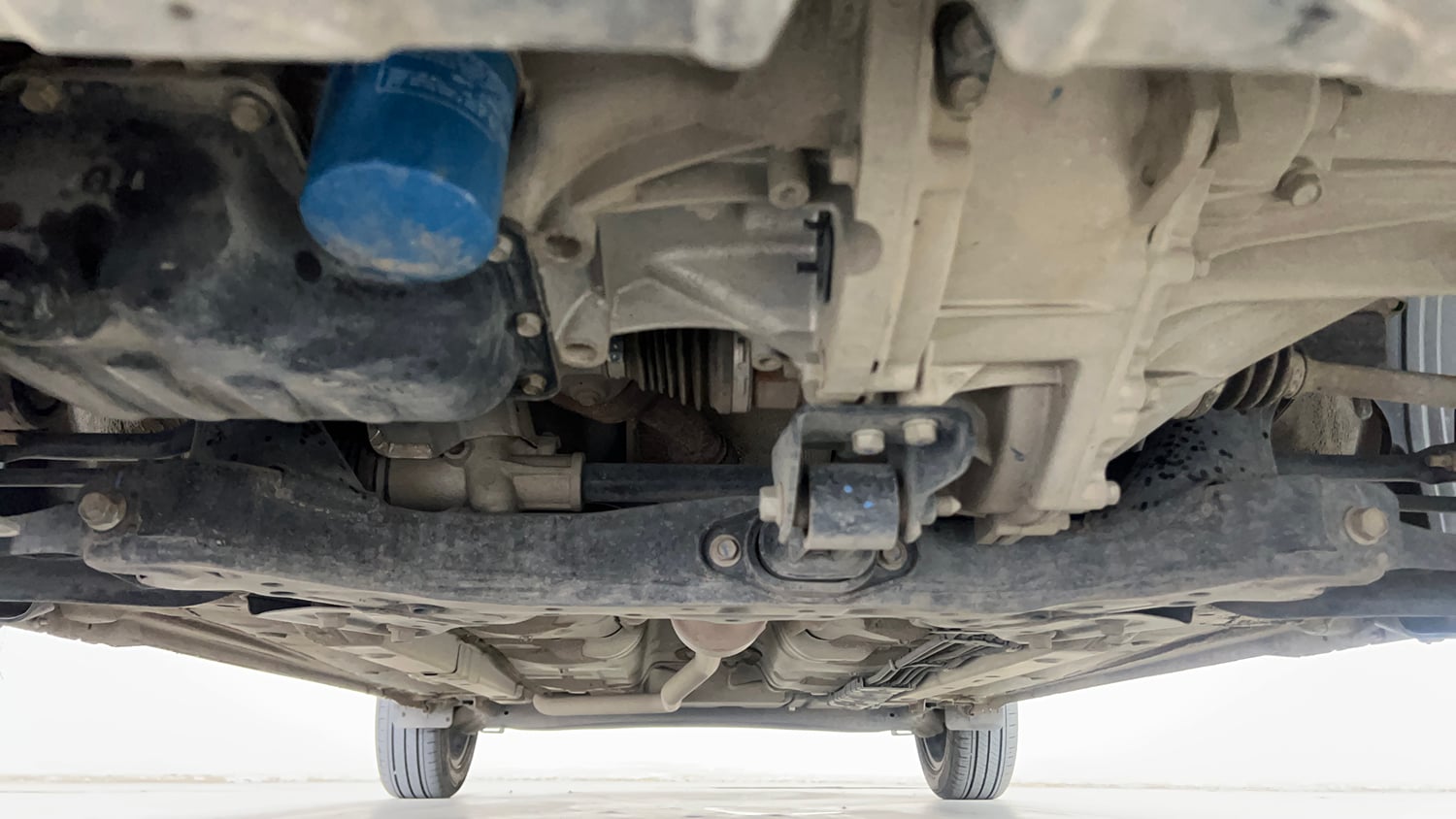 Used 2025 Hyundai Aura SX 1.2 CNG Cng Manual extra FRONT LEFT UNDERBODY VIEW