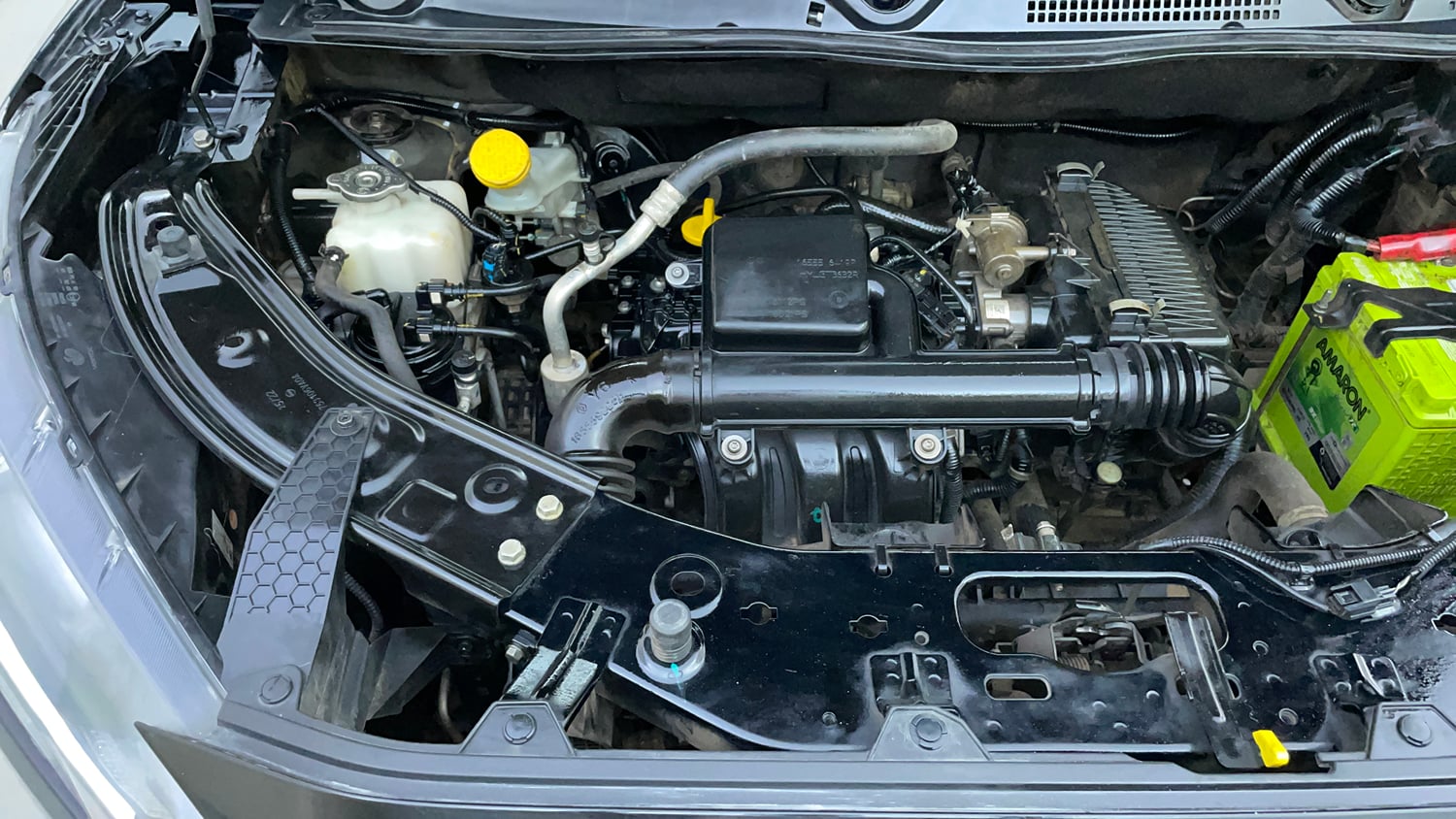 Used 2022 Nissan Magnite XV Executive Petrol Manual engine ENGINE RIGHT SIDE VIEW
