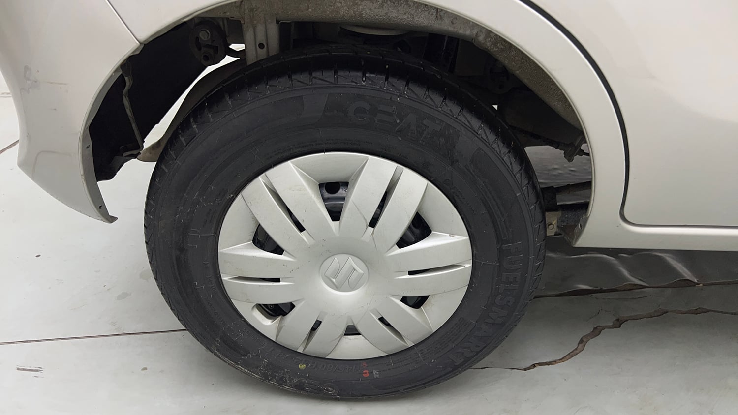 Used 2021 Maruti Suzuki Alto 800 LXi (O) CNG Cng Manual tyres RIGHT REAR TYRE RIM VIEW