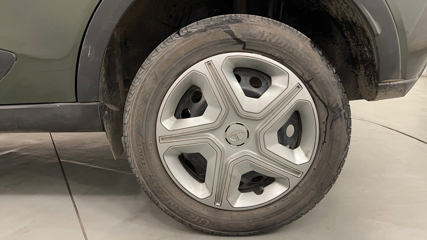 Used 2022 Tata Nexon XMA Plus (S) Diesel Diesel Automatic tyres LEFT REAR TYRE RIM VIEW