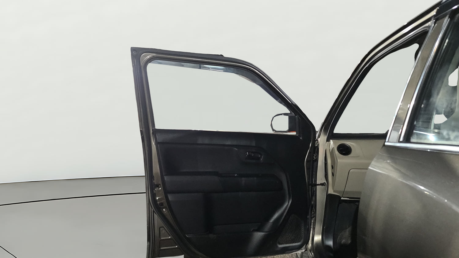 Used 2021 Maruti Suzuki Wagon R LXi 1.0 CNG Cng Manual interior LEFT FRONT DOOR OPEN VIEW