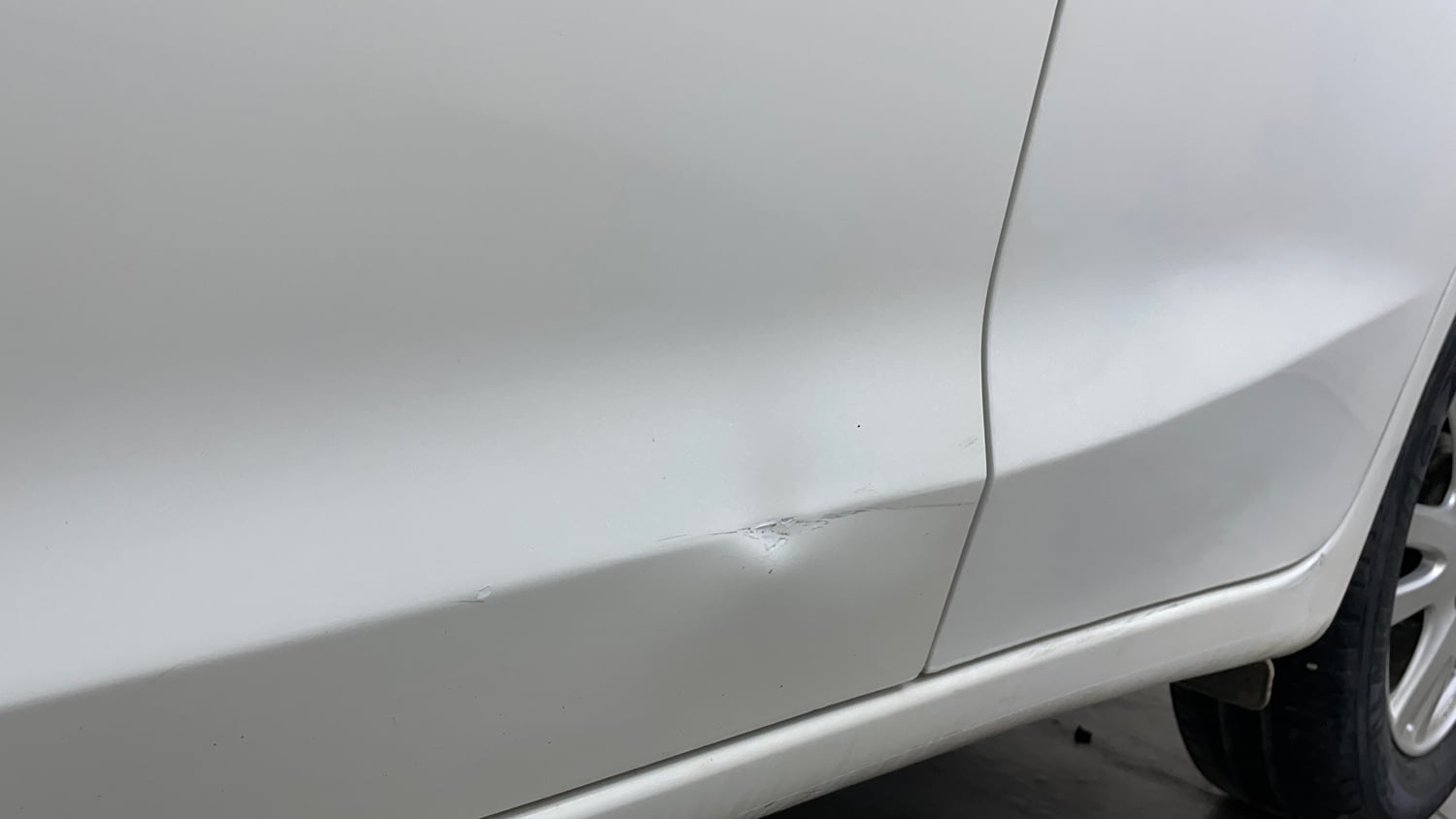 Used 2013 Honda Brio VX MT Petrol Manual dents MINOR SCRATCH