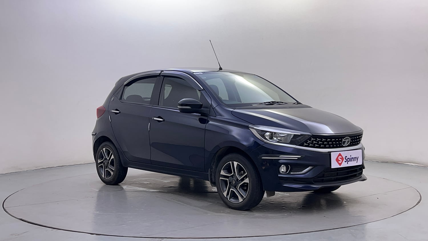 Used 2023 Tata Tiago XZA Plus Petrol Automatic exterior RIGHT FRONT CORNER VIEW