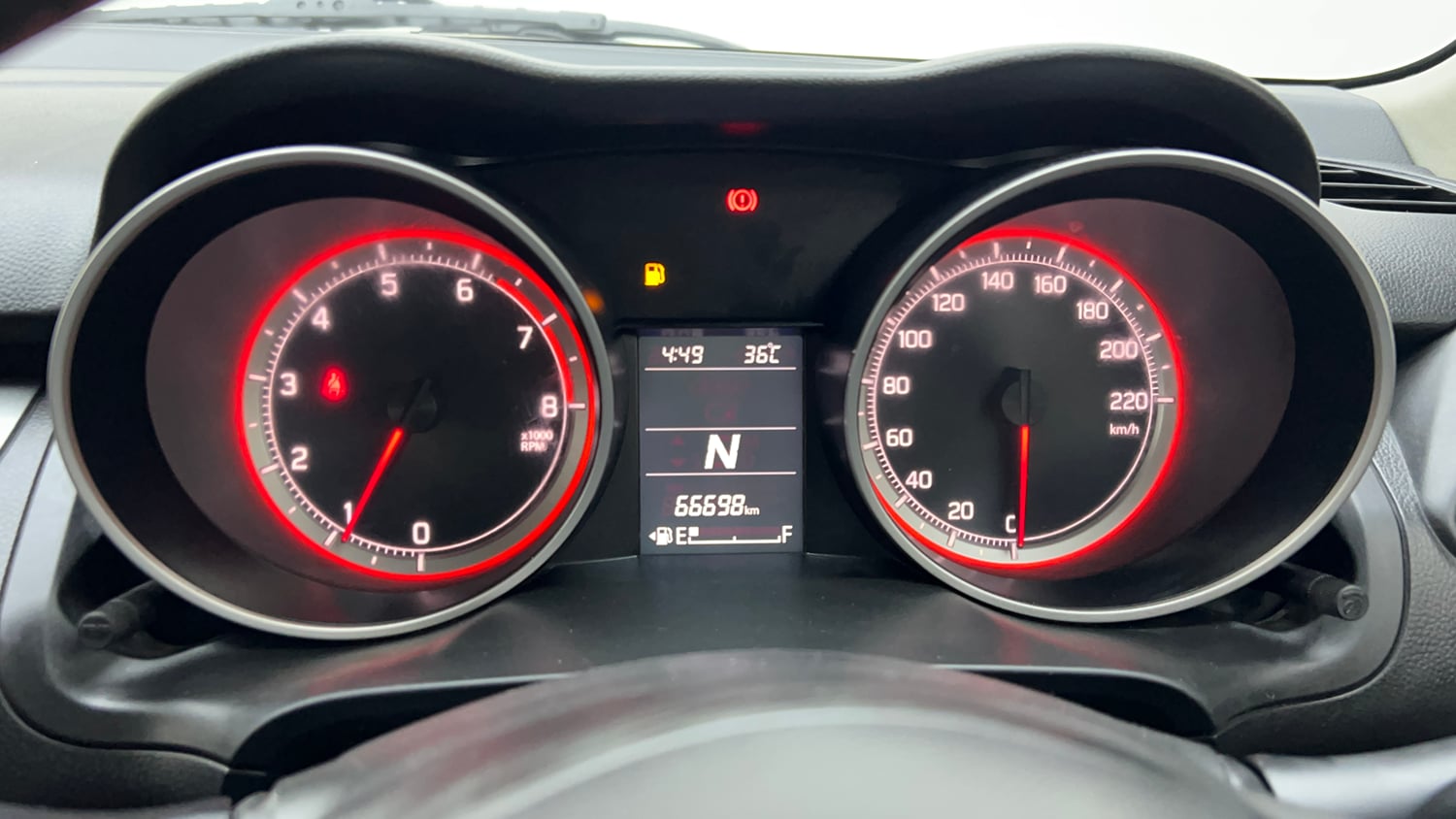 Used 2018 Maruti Suzuki Swift ZXi AMT Petrol Automatic interior CLUSTERMETER VIEW