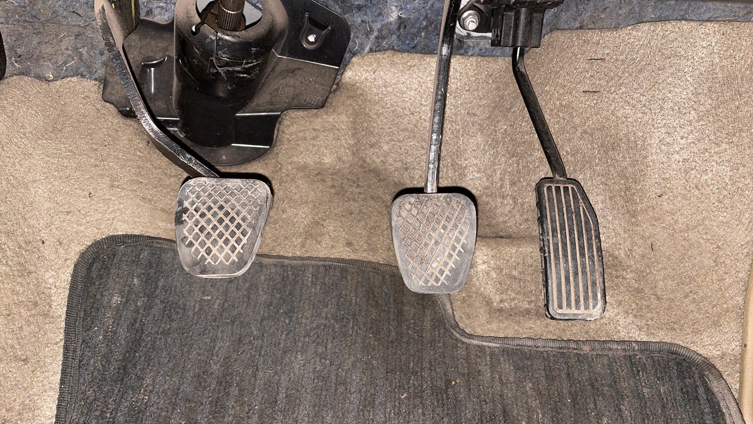 Used 2013 Honda Brio VX MT Petrol Manual interior PEDALS VIEW