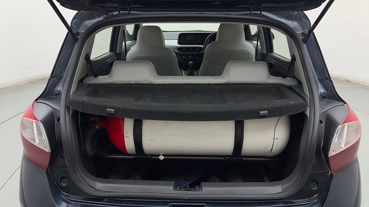 Used 2021 Hyundai Grand i10 Nios Magna 1.2 Kappa VTVT CNG Cng Manual interior DICKY INSIDE VIEW