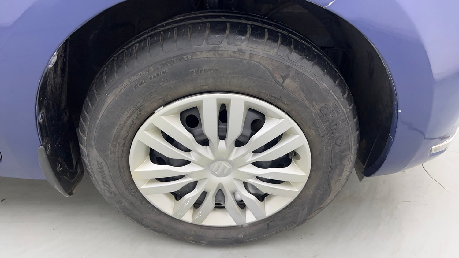 Used 2018 Maruti Suzuki Dzire VXi Petrol Manual tyres RIGHT FRONT TYRE RIM VIEW