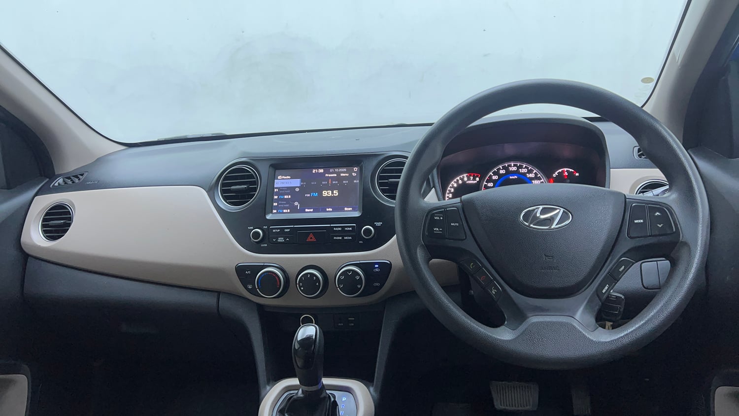 Used 2018 Hyundai Grand i10 Sportz AT 1.2 Kappa VTVT Petrol Automatic interior DASHBOARD VIEW