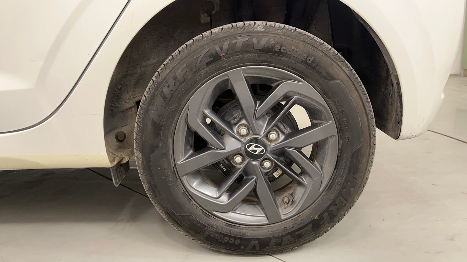 Used 2021 Hyundai Grand i10 Nios Sportz 1.2 Kappa VTVT CNG Cng Manual tyres LEFT REAR TYRE RIM VIEW
