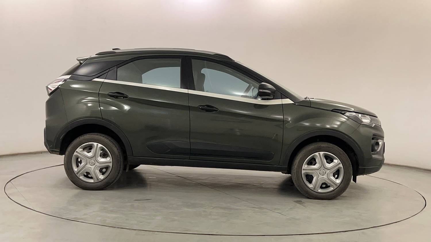 Used 2022 Tata Nexon XMA Plus (S) Diesel Diesel Automatic exterior RIGHT SIDE VIEW