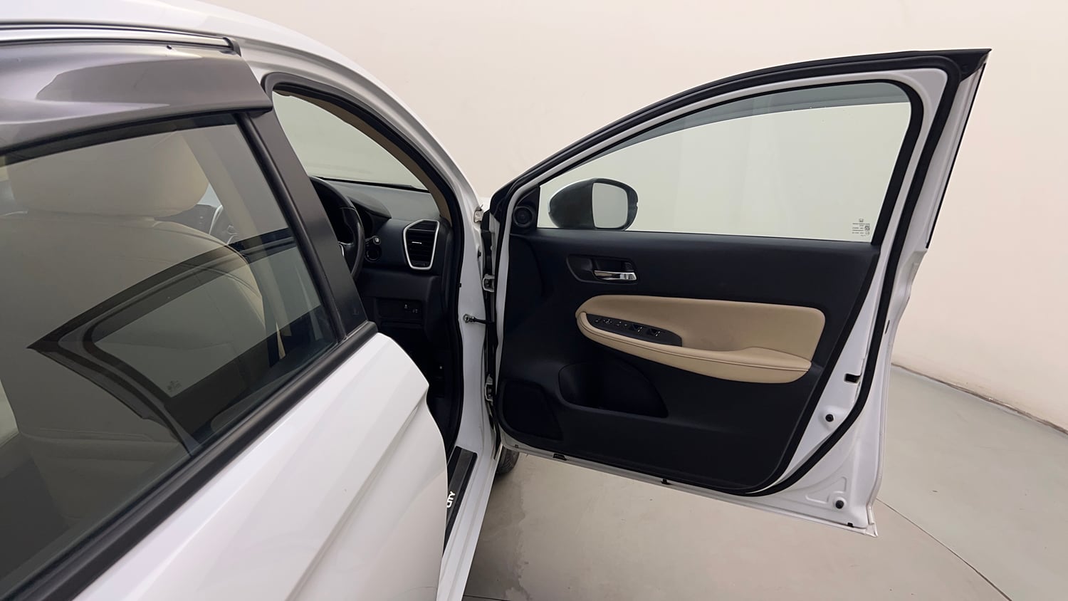 Used 2022 Honda City ZX CVT Petrol Petrol Automatic interior RIGHT FRONT DOOR OPEN VIEW