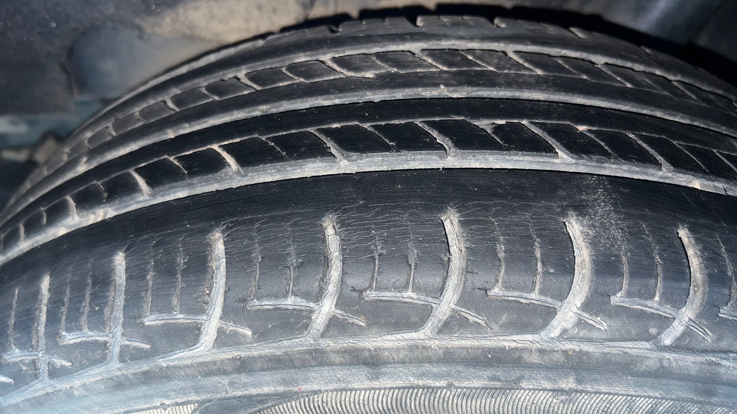 Used 2018 Maruti Suzuki Baleno Delta 1.2 Petrol Manual tyres LEFT REAR TYRE TREAD VIEW