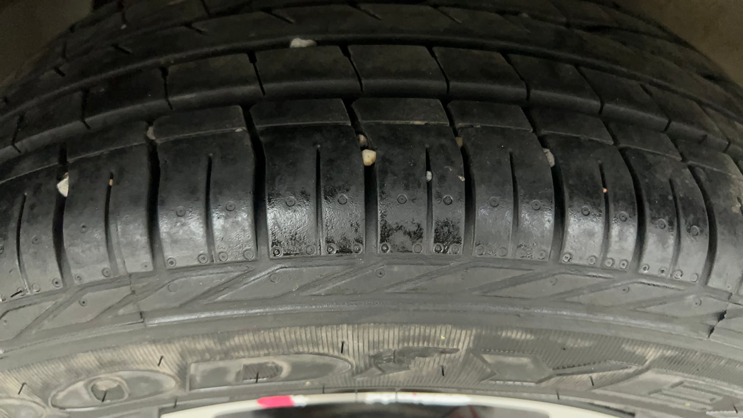 Used 2022 Tata Nexon XZA Plus (Premium) Petrol Automatic tyres RIGHT REAR TYRE TREAD VIEW