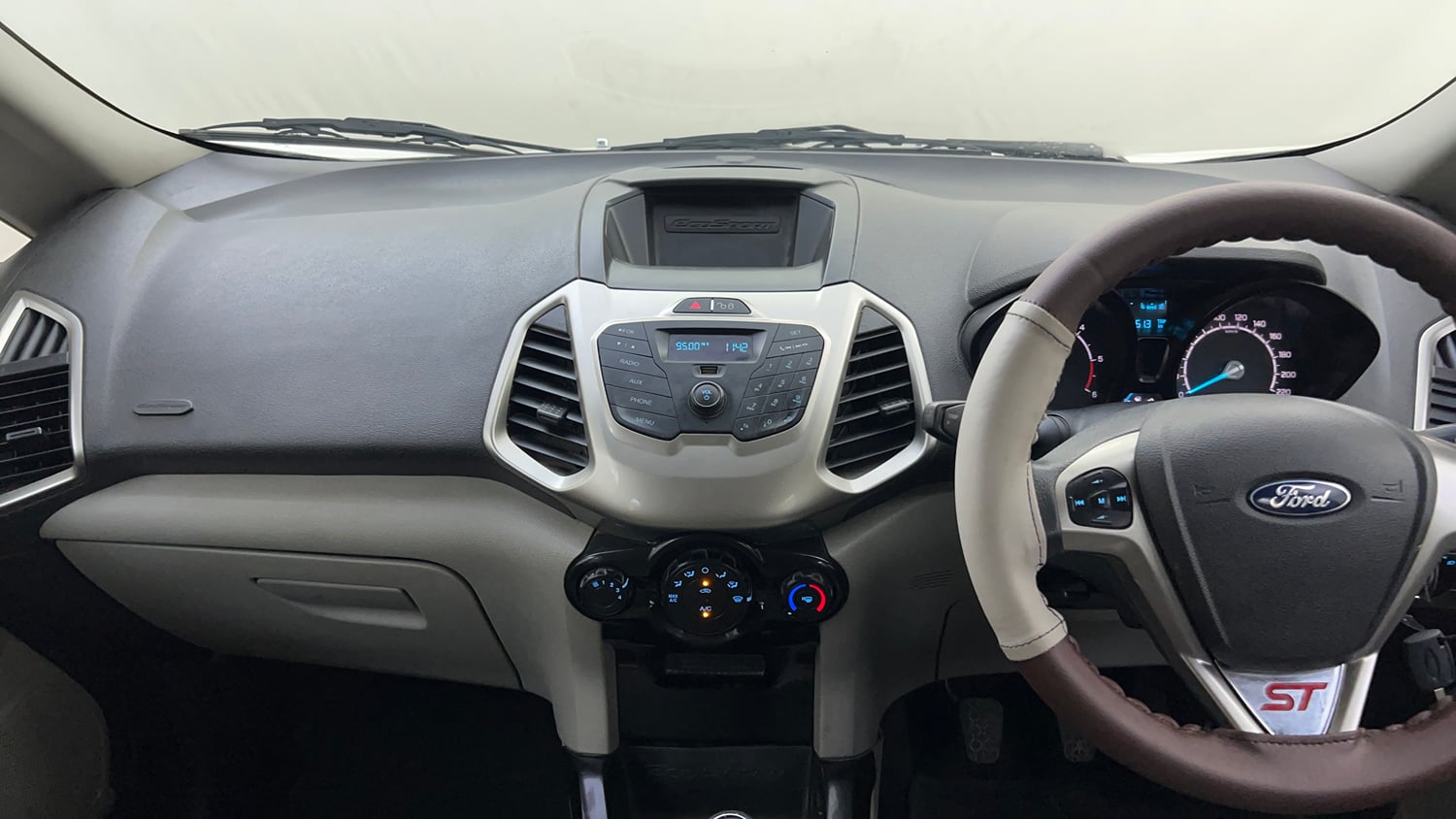 Used 2015 Ford EcoSport Trend 1.5 TDCi Diesel Manual interior MUSIC SYSTEM & AC CONTROL VIEW