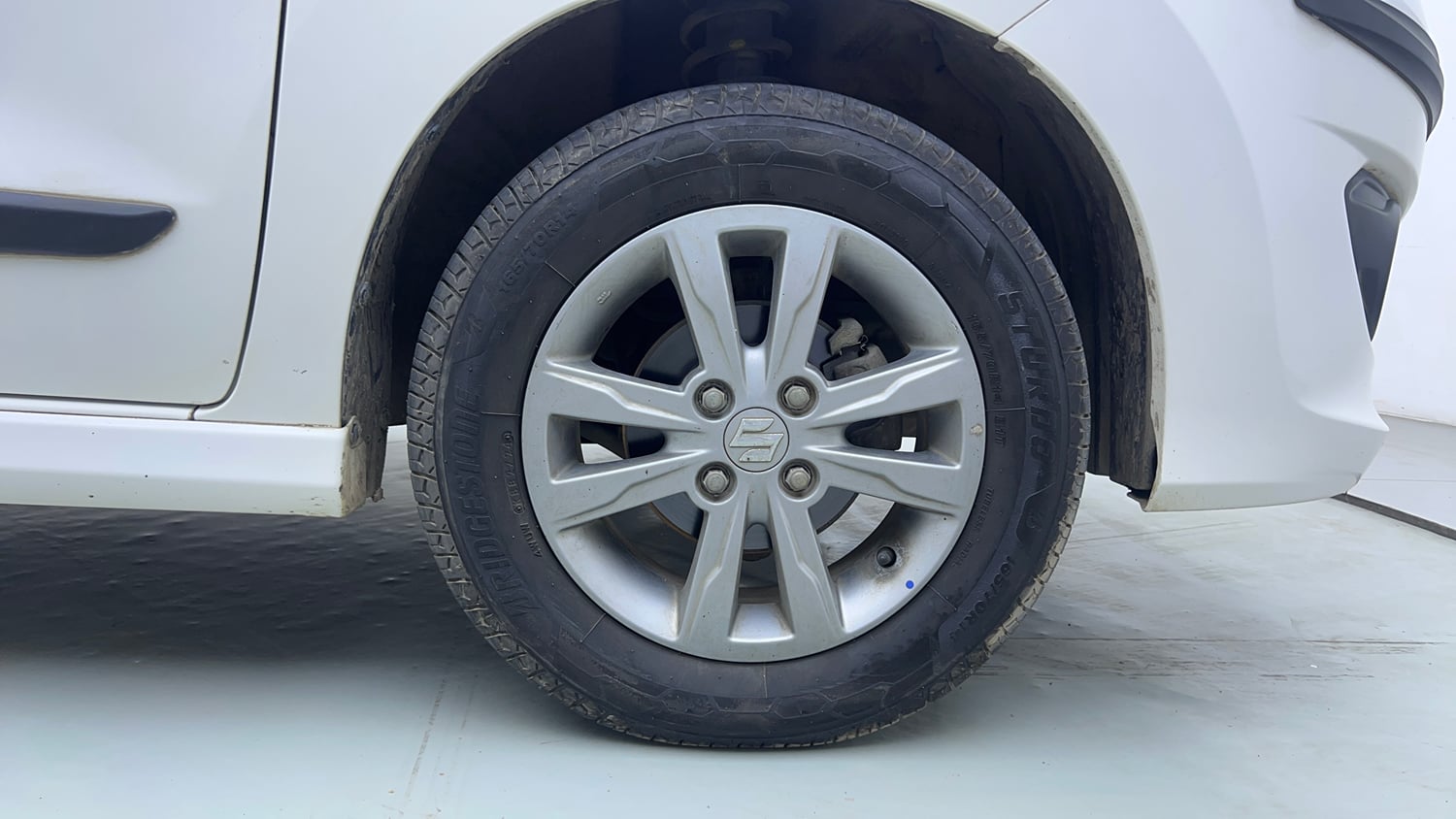 Used 2018 Maruti Suzuki Wagon R VXI+ AMT Petrol Automatic tyres RIGHT FRONT TYRE RIM VIEW