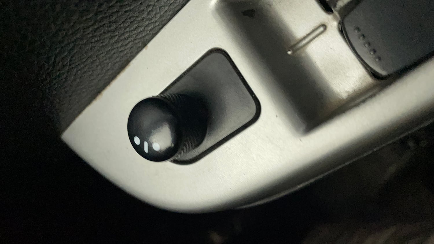 Used 2016 Maruti Suzuki Wagon R VXI Petrol Manual top_features Adjustable ORVM